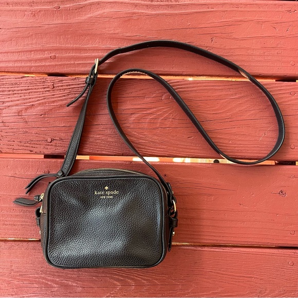 kate spade Handbags - Kate Spade Black Leather Crossbody Bag